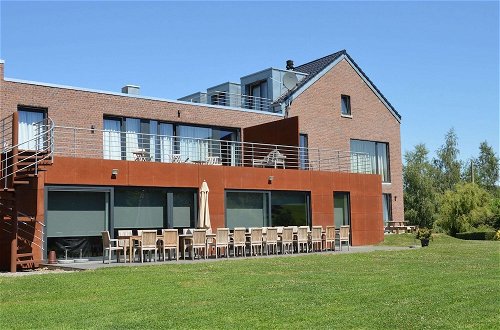 Foto 33 - Superb Holiday Home With Barbecue
