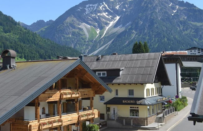 ALP-CHALET Ferienwohnungen Kleinwalsertal - Foto 1