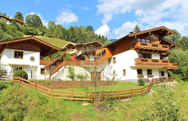 Luxurious Holiday Home With Terrace - Photo 11