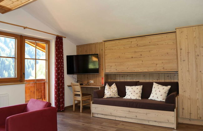 Apartment With Terrace - Photo 12