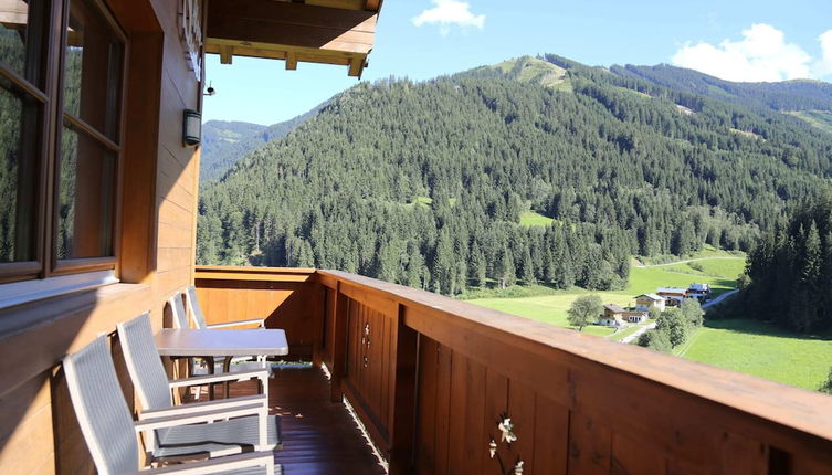 Foto 1 - Spacious Chalet near Ski Area in Saalbach-Hinterglemm