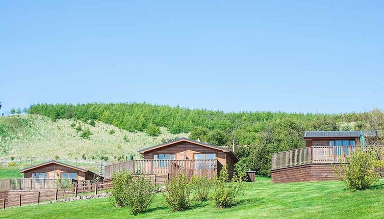 Photo 1 - Kingfisher Lodge With Hot Tub Near Cupar, Fife