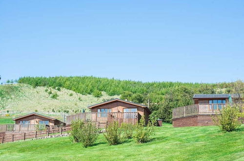 Photo 1 - Kingfisher Lodge With Hot Tub Near Cupar, Fife