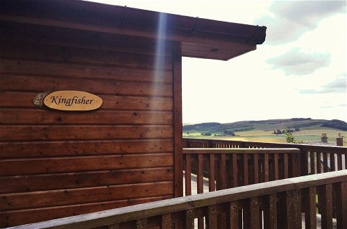 Photo 12 - Kingfisher Lodge With Hot Tub Near Cupar, Fife