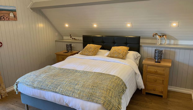 Hilltops Brecon Holiday Cottages - Photo 4, Room