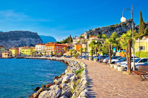 Photo 23 - Appartament Spiaggia Azzurro lake view