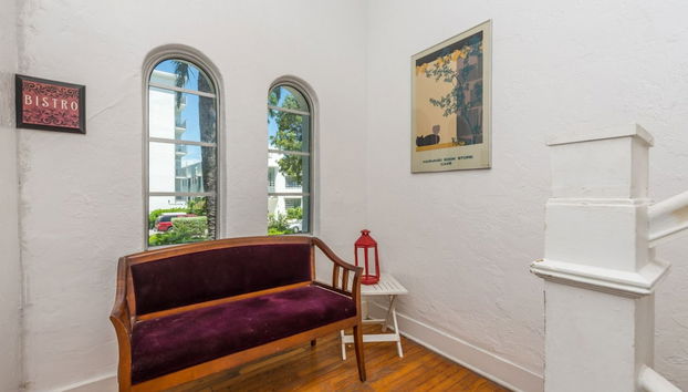 Coin salon dans le hall