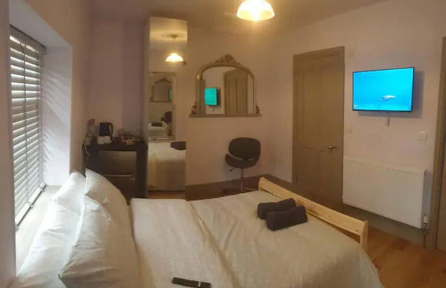 1700s Canalside Cottage Sleeps up to 12 Guests - Foto 21