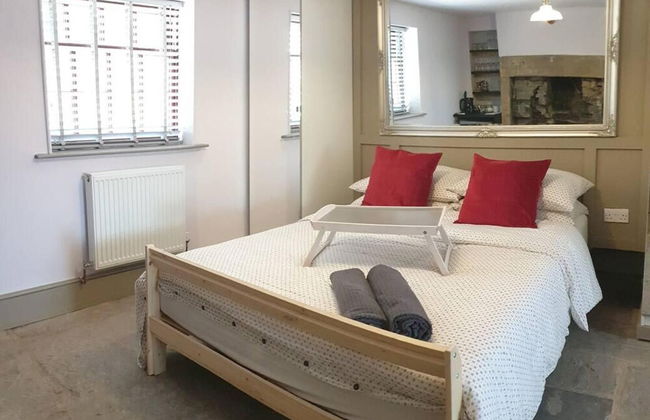 1700s Canalside Cottage Sleeps up to 12 Guests - Foto 15