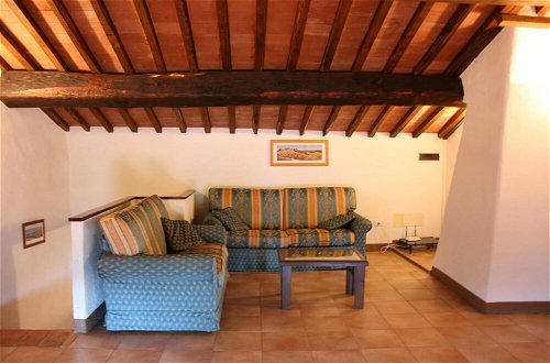 Foto 11 - Stunning private villa with private pool, WIFI, TV, pets allowed and parking, close to Cortona