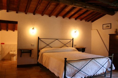 Foto 3 - Stunning private villa with private pool, WIFI, TV, pets allowed and parking, close to Cortona