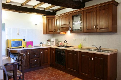 Photo 6 - Stunning private villa with private pool, WIFI, TV, pets allowed and parking, close to Cortona