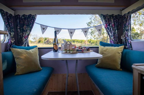 Photo 10 - Private Glamping in a Vintage Caravan & Bell Tent