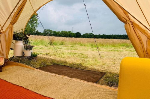 Photo 12 - Private Glamping in a Vintage Caravan & Bell Tent