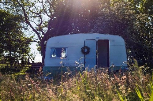 Photo 18 - Private Glamping in a Vintage Caravan & Bell Tent