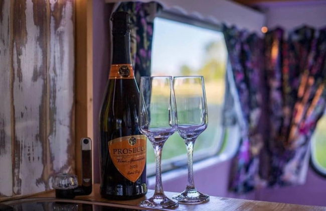 Private Glamping in a Vintage Caravan & Bell Tent - Foto 3
