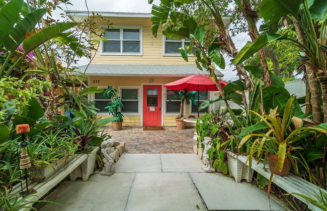 The Secret Garden Home Close to Beach, Shops, Restaurants, Pet Friendly, Close to Lucerne Ave! - Foto 17