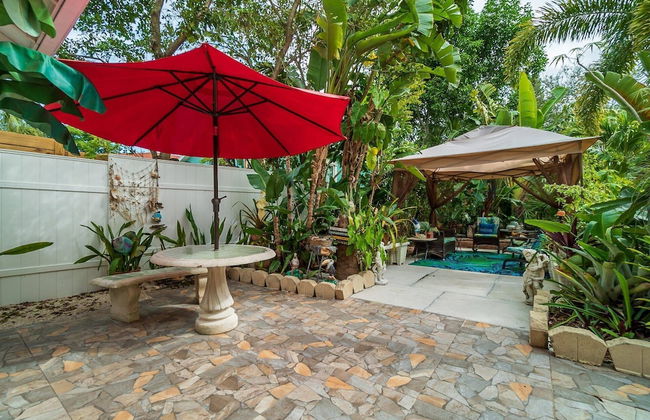 The Secret Garden Home Close to Beach, Shops, Restaurants, Pet Friendly, Close to Lucerne Ave! - Foto 63