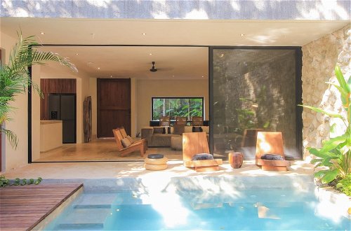 Foto 17 - Elegant Boho-style Villa Fabulous Private Rooftop Deck Outstanding Outdoor Pool in Holistika