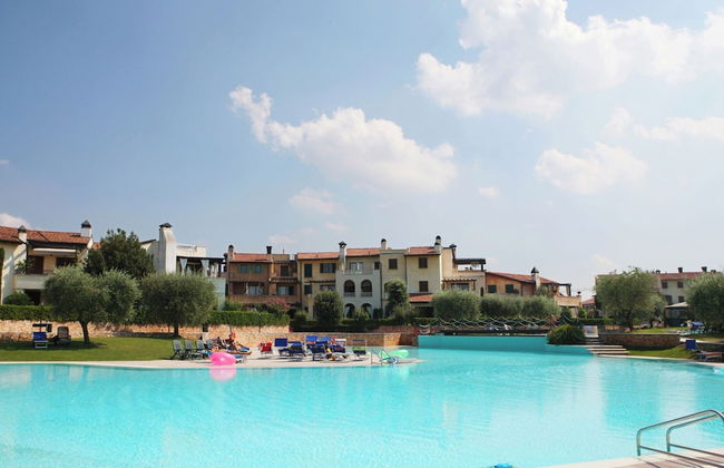 Nice Ground Floor Apartment Located near Peschiera - Foto 15
