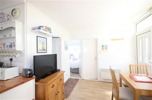 Photo 5 - 72 Granada Selsey Country Club 2 Bedroom Chalet