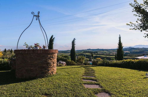 Foto 26 - Quaint Holiday Home in Florence Tuscany With Swimming Pool