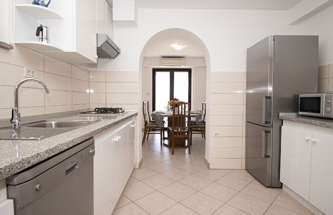 Modern Apartment Near the Beach in Istria - Photo 6