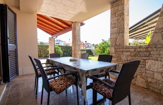 Modern Apartment Near the Beach in Istria - Photo 1
