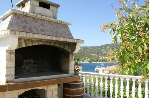 Photo 27 - Charming Apartment in Vinisce With Jetty