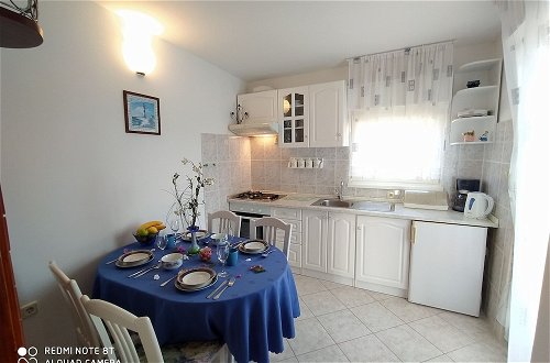 Foto 9 - Neat Apartment in Vinisce With Magnificent sea and Beach Within Walking Distance