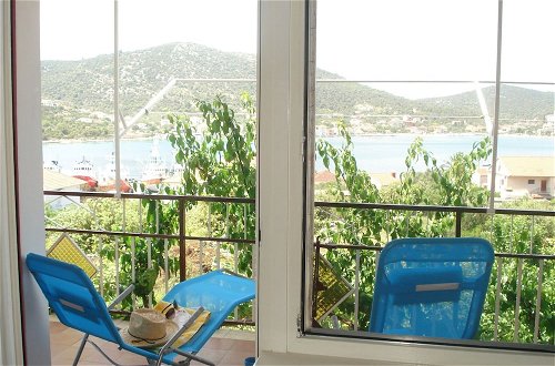 Photo 34 - Neat Apartment in Vinisce With Magnificent sea