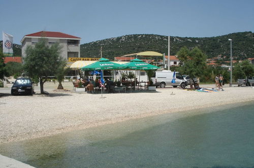 Photo 35 - Charming Apartment in Vinisce With Jetty