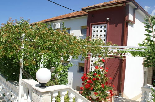 Photo 29 - Neat Apartment in Vinisce With Magnificent sea