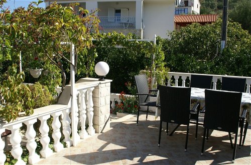 Photo 31 - Neat Apartment in Vinisce With Magnificent sea