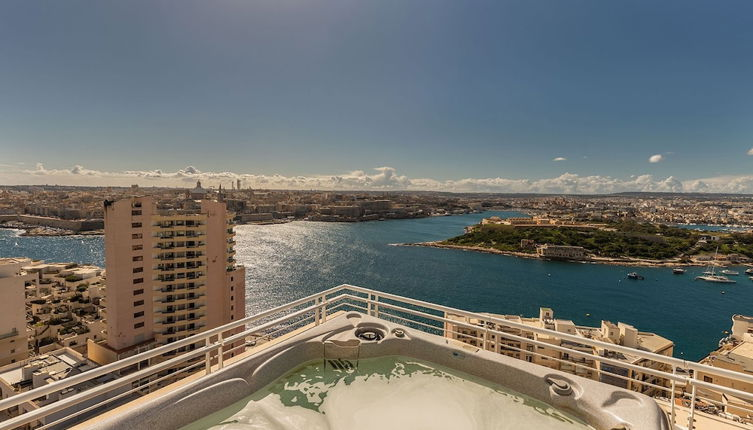 Foto 1 - THE Most Incredible View IN Malta, INC Pool