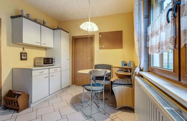 Holiday Home in Thuringia With Private Terrace, use of a Garden and Pool - Foto 10