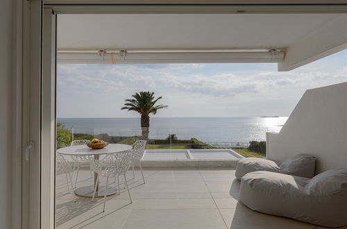 Photo 19 - Luxurious Beachfront Villa Maira