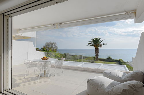 Photo 27 - Luxurious Beachfront Villa Maira