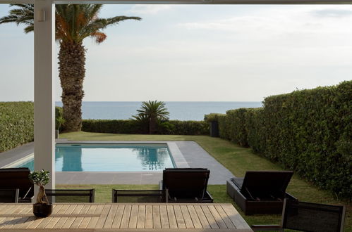 Photo 35 - Luxurious Beachfront Villa Maira