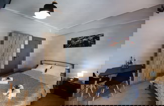 Photo 2 - Magicians Apartments