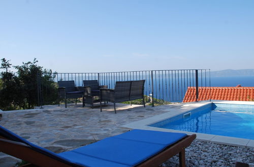 Foto 17 - Modern Villa in Podgora With Heated Pool