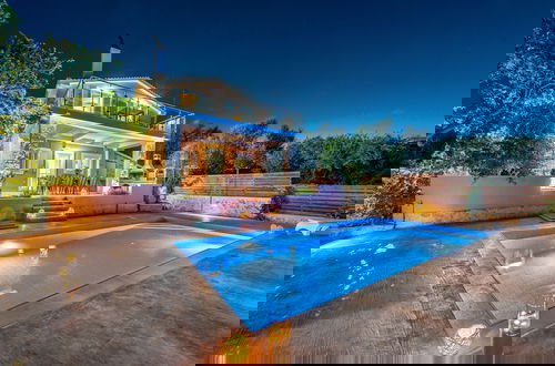 Foto 15 - Villa in Zakynthos With Private Pool & Views