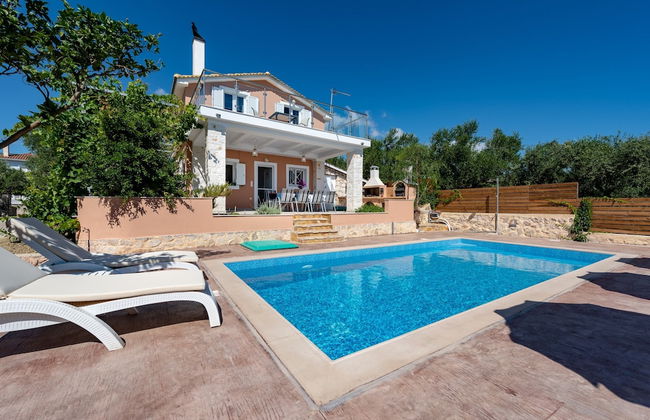 Villa in Zakynthos With Private Pool & Views - Photo 1