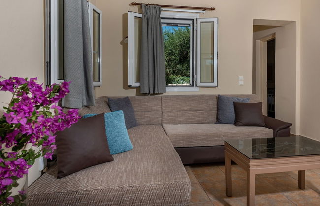 Villa in Zakynthos With Private Pool & Views - Photo 9