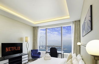 Foto 3 - LUX Iconic Views at Palm Tower Suite 2