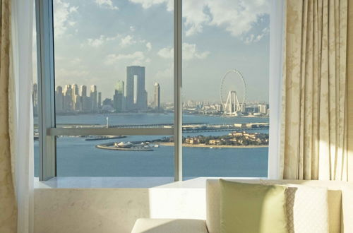 Photo 9 - LUX Iconic Views at Palm Tower Suite 2