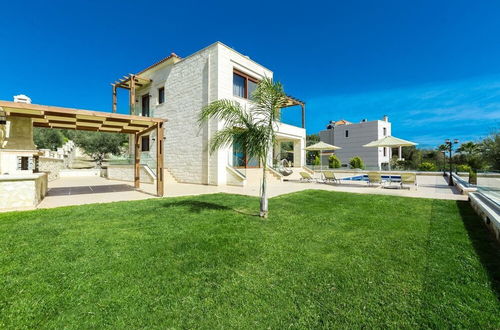 Photo 34 - Rodi Luxury Stone Villa