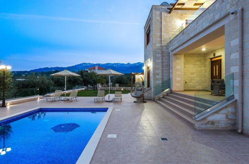 Photo 23 - Rodi Luxury Stone Villa