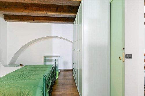 Photo 7 - Vittorio Emanuele & Via Roma Colorful Apartment