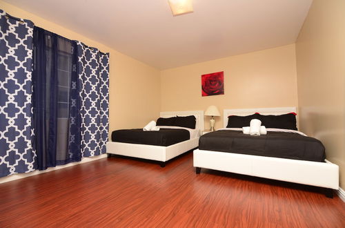 Photo 6 - Hollywood Luxury Double bedrooms